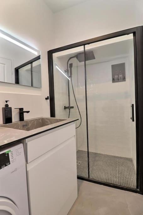 Unique Loft Apartment Located 15 Minutes From The Champs Elysees Saint-Ouen  Extérieur photo