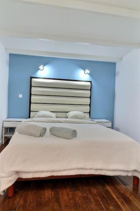 Unique Loft Apartment Located 15 Minutes From The Champs Elysees Saint-Ouen  Extérieur photo